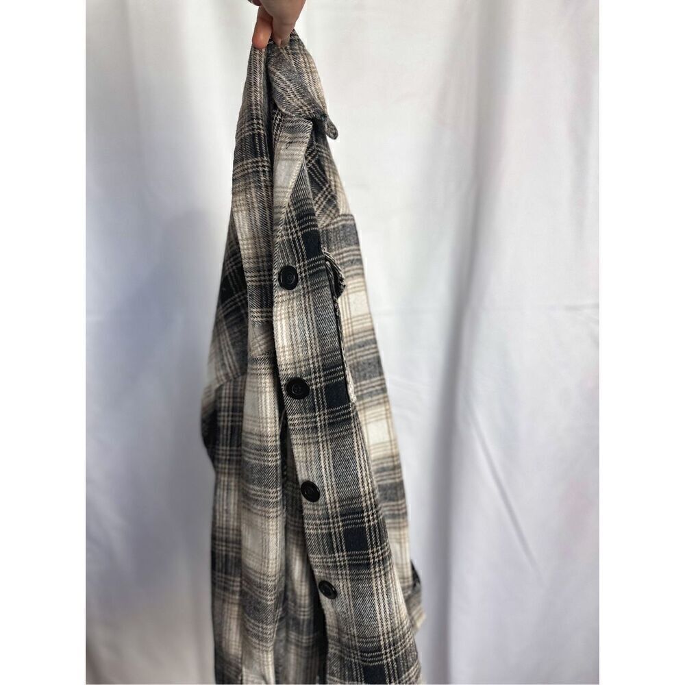 Adorable Plaid Shacket - Picture 6 of 7